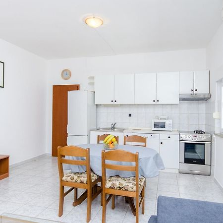 Apartments And Rooms Iva Трогір Екстер'єр фото