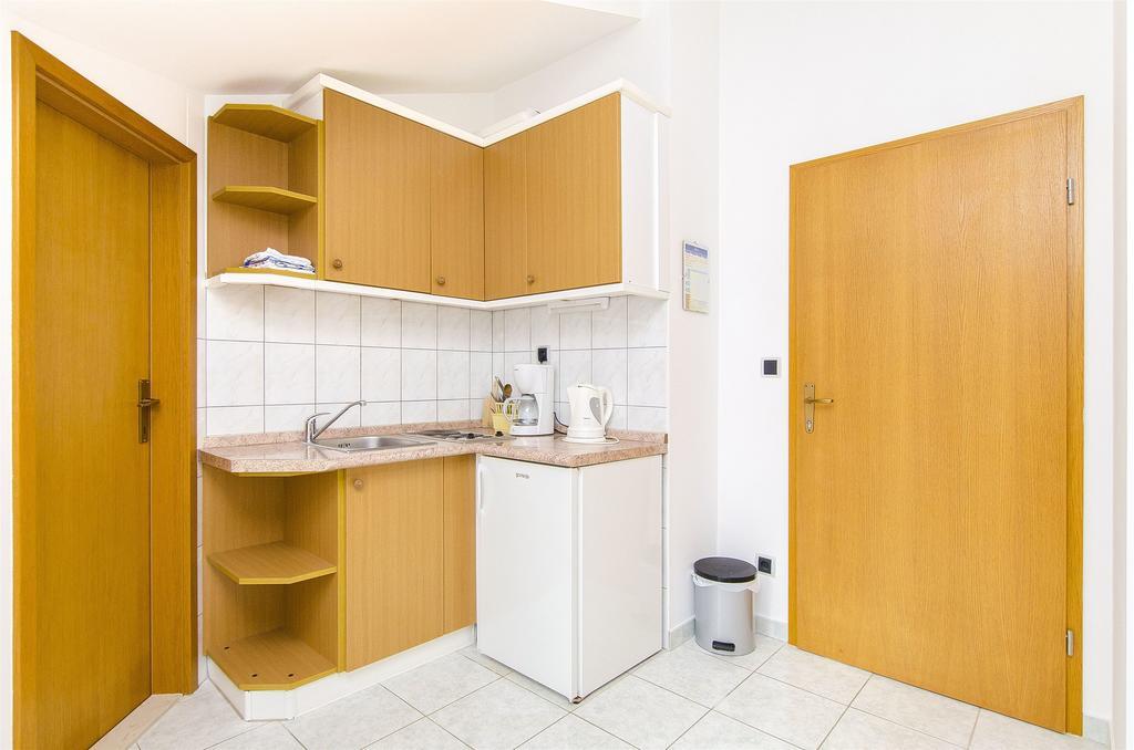 Apartments And Rooms Iva Трогір Екстер'єр фото