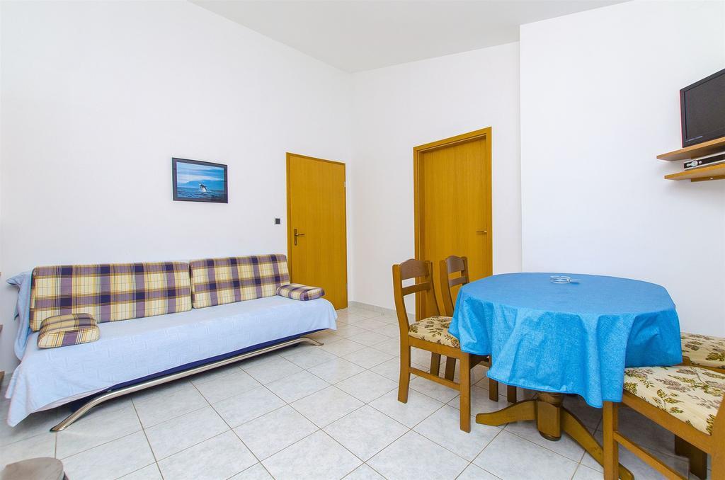 Apartments And Rooms Iva Трогір Екстер'єр фото