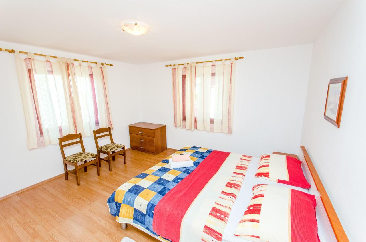 Apartments And Rooms Iva Трогір Екстер'єр фото