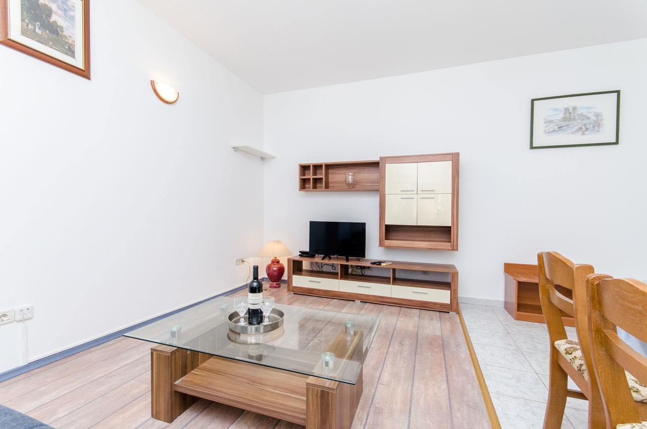 Apartments And Rooms Iva Трогір Екстер'єр фото