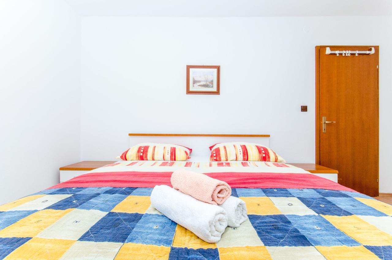 Apartments And Rooms Iva Трогір Екстер'єр фото